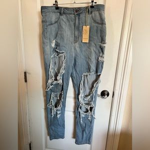 Aphrodite | Heavily Distressed Straight leg Jegging | light wash | 2X | NWT